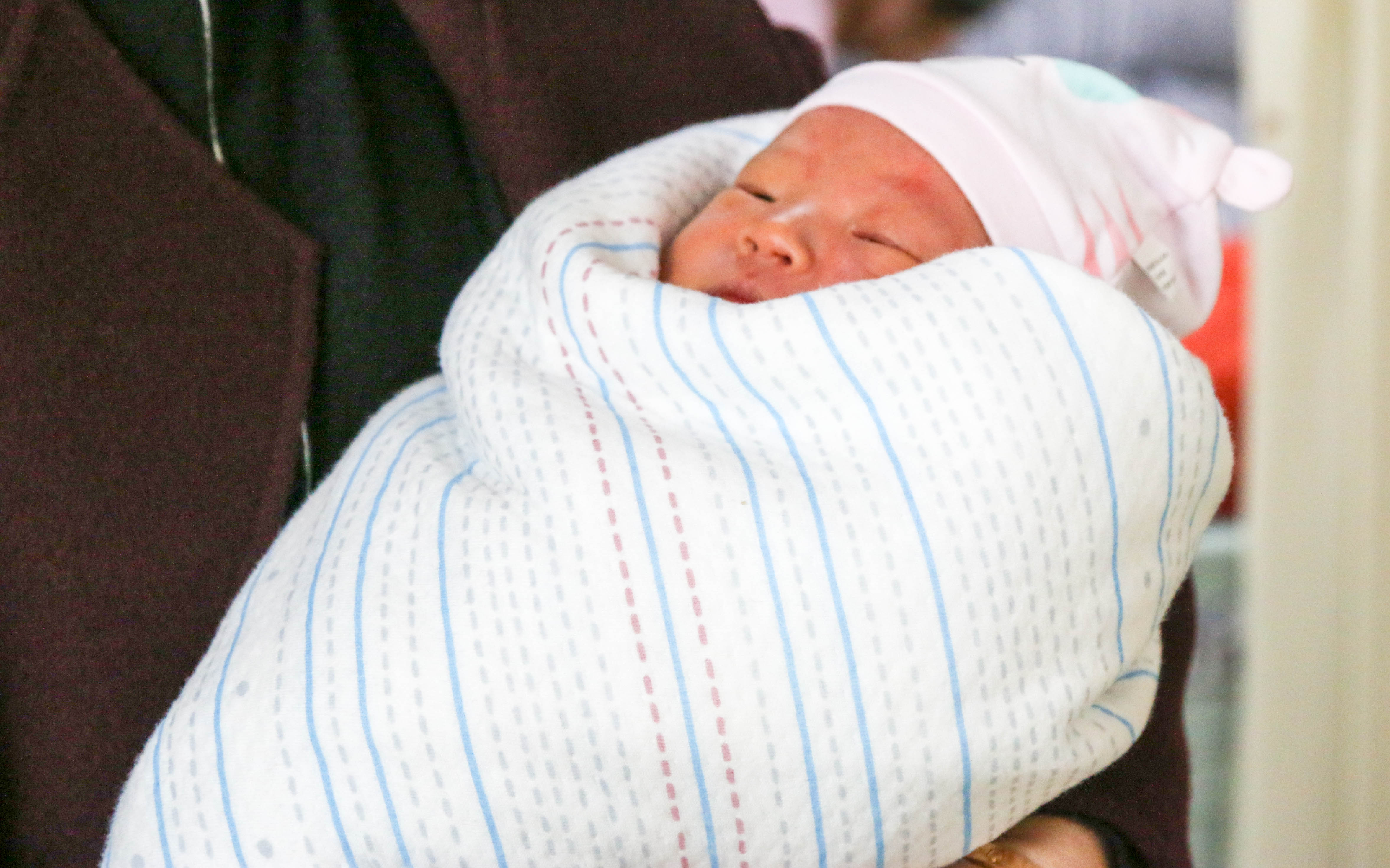 恭喜小雯夫妇做父母